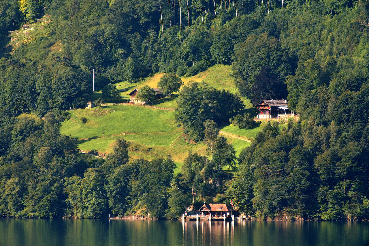 Lac_de_Neuchatel prato del Grütli